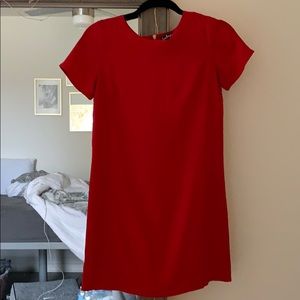 Lulu’s red dress